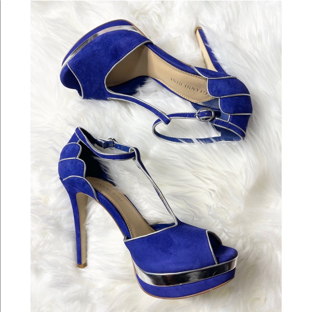 *** Gianni Bini Platform Heels ***